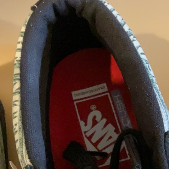 Vans x Supreme Skate Grosso Mid 'Dollar' Sneakers - Picture 8 of 10